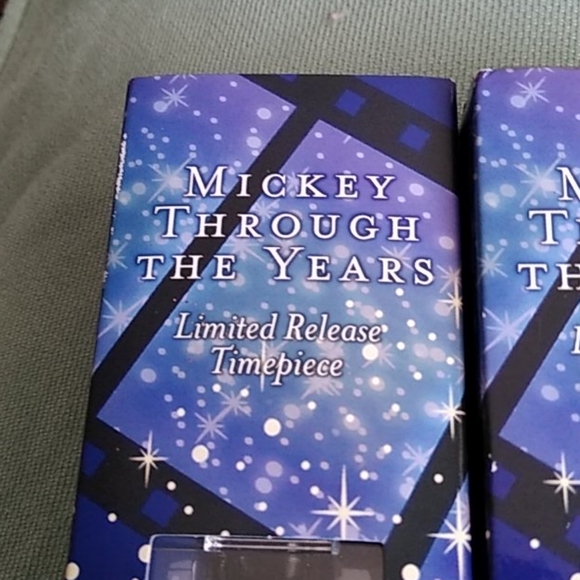 MICKEY THROUGH THE YEARS LADIES WATCH - Picture 3 of 5